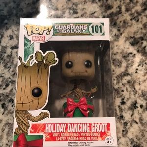 Holiday dancing groot
